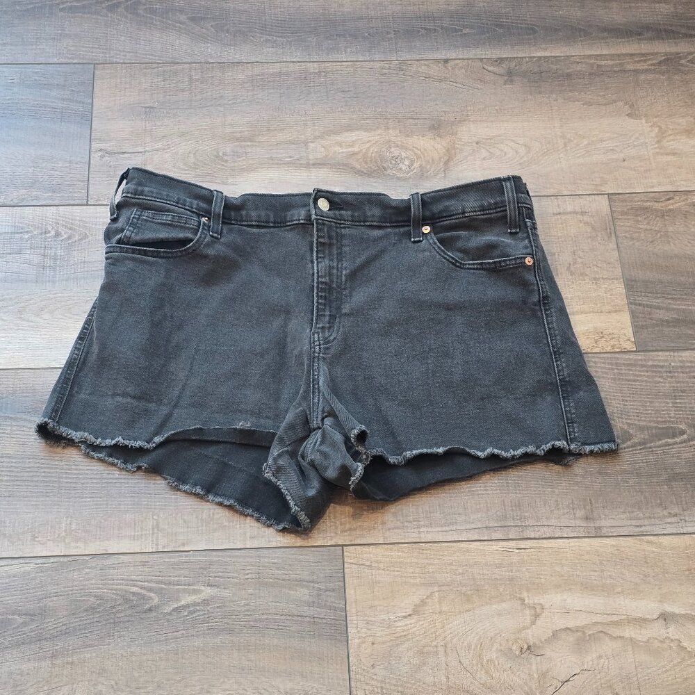 Levis Strauss High-Rise Shorts, Size: 18